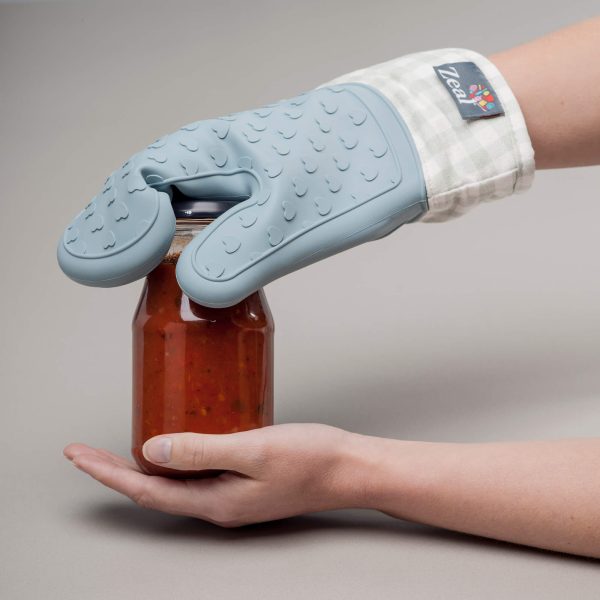 zeal-v132_silicone-single-oven-glove-in-duck-egg-blue_gingham-and-hearts_jar-twist_2000x2000