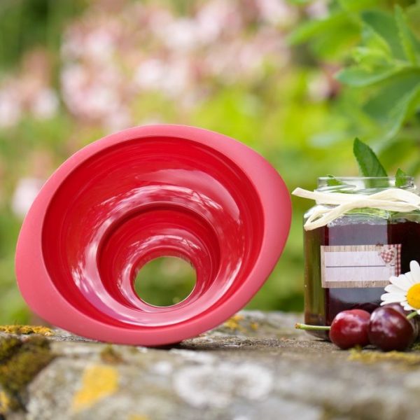 WM1155-PRESERVING-FUNNEL-STYLISED