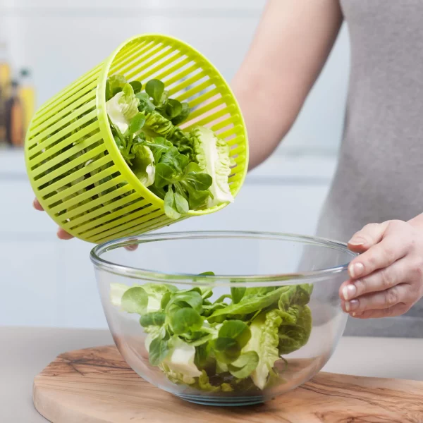 zeal-j259_salad-spinner-with-jug-in-lime_in-use_tip_2000x2000