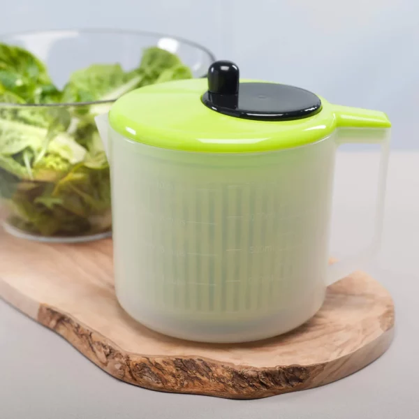 zeal-j259_salad-spinner-with-jug-in-lime_lifestyle_2000x2000
