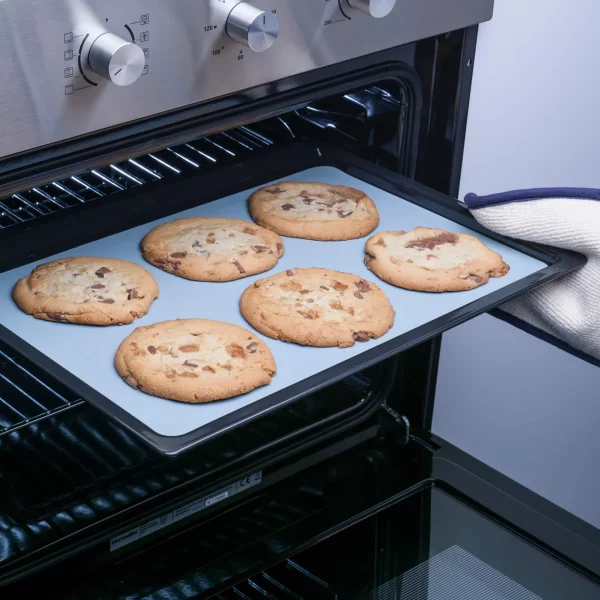 zeal-n171_silicone-baking-sheet-in-duck-egg-blue_lifestyle_2000x2000