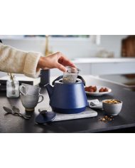 Beka_Saga_Indigo_TeaKettle_LS_02