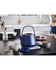 Beka_Saga_Indigo_TeaKettle_LS_03