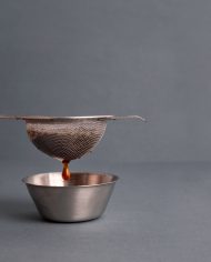 83422 – La Cafetiere – Long Handled Tea Strainer wDrip Bowl – LS – 03