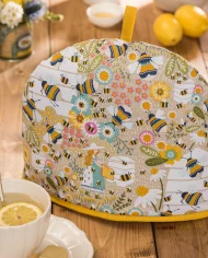 beekeeper_teacosy_1_1920x