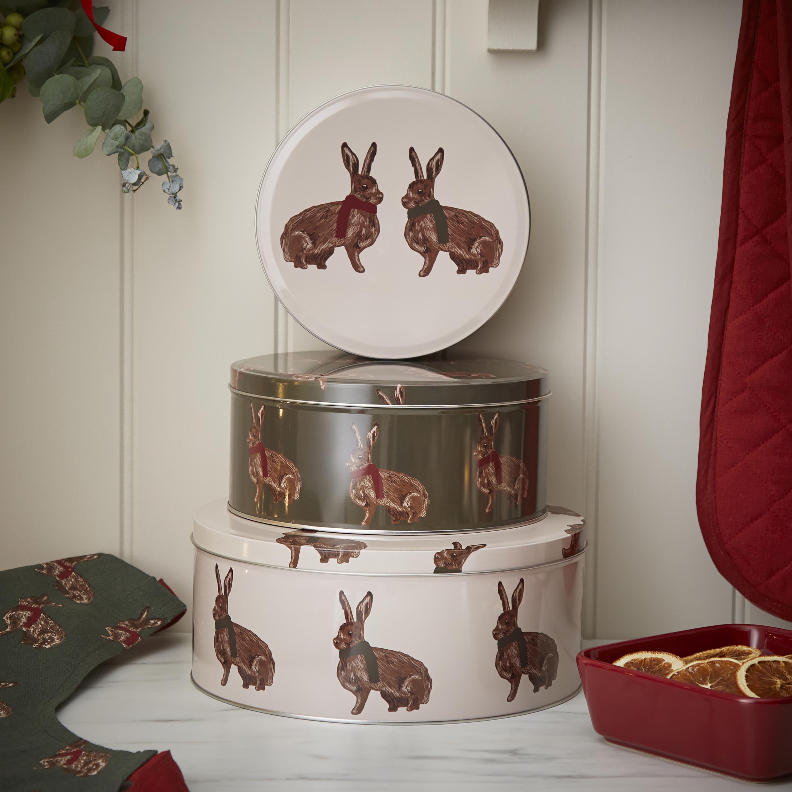 Cooksmart Heritage Hare Round Cake Tin Set of 3 - Image 2